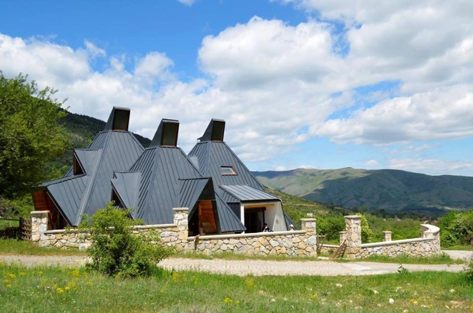 Vila Piramida 비톨라 외부 사진
